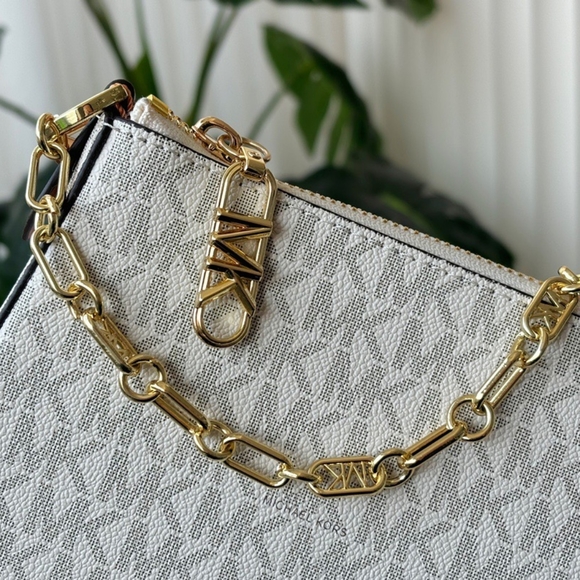 Michael Kors Chain Underarm Bag - Picture 3 of 6